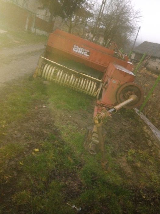 Vand caruta si presa de baloti patrate