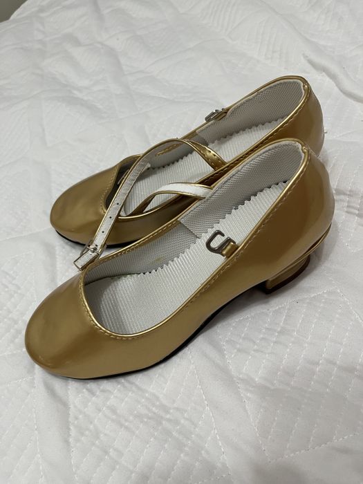 туфли для танцев 30 и 32 размер новый