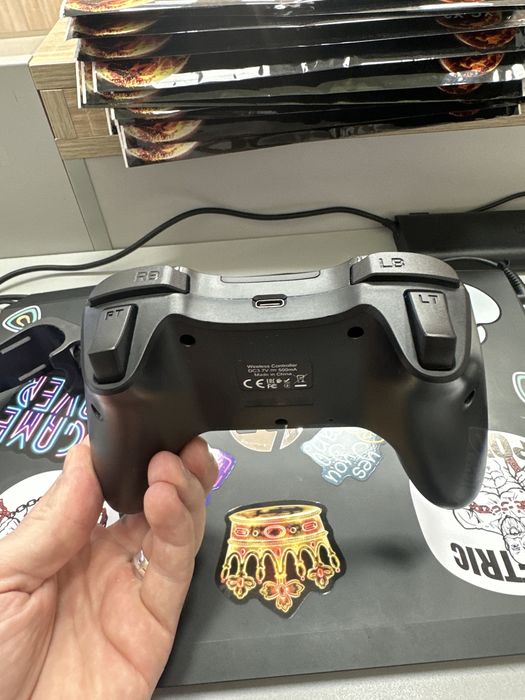 Продам  беспроводной геймпад