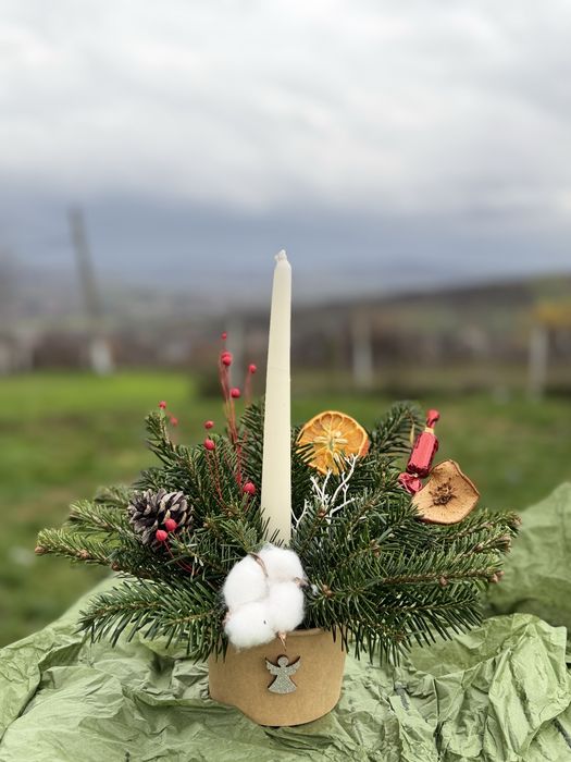 Aranjament Crăciun cu lumânare + coronițe pin natural