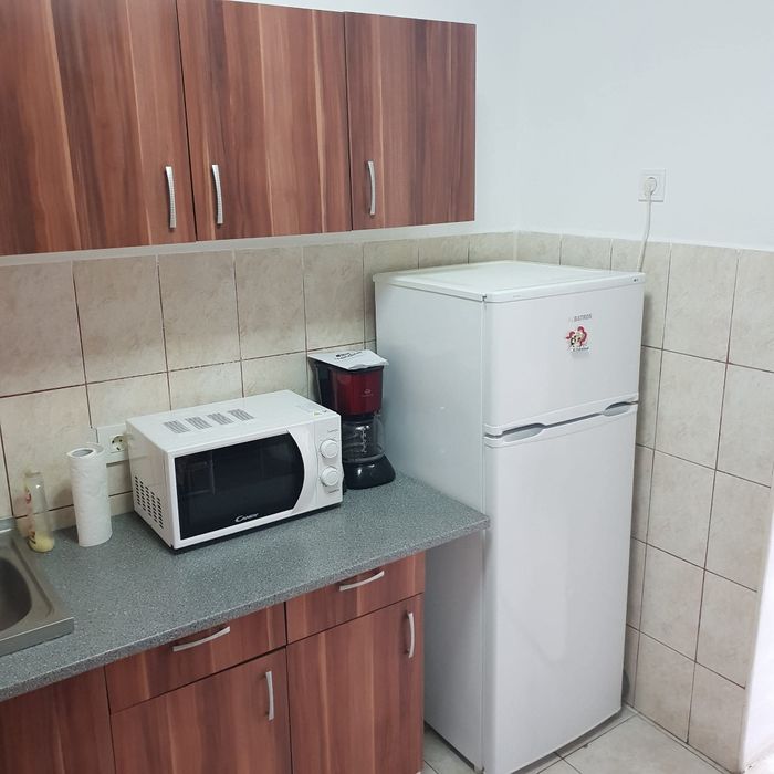 Închiriez apartament