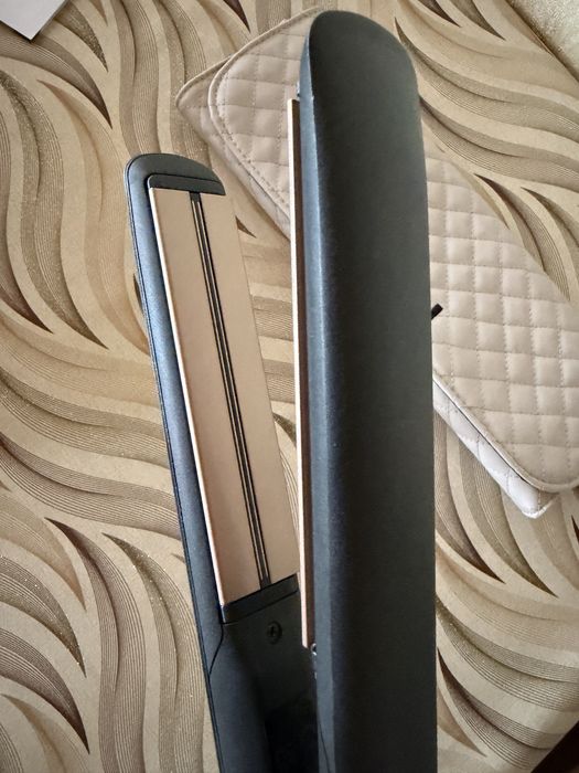 Продавам преса за коса Remington S8590 Keratin Therapy Pro