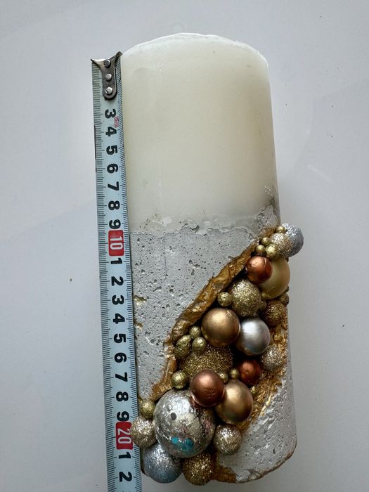 Голяма декоративна свещ с бетонова основа