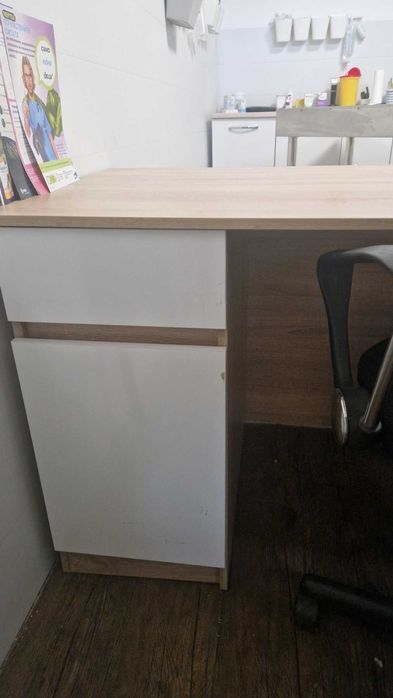 Офис бюро с шкаф - почти ново - 3 броя