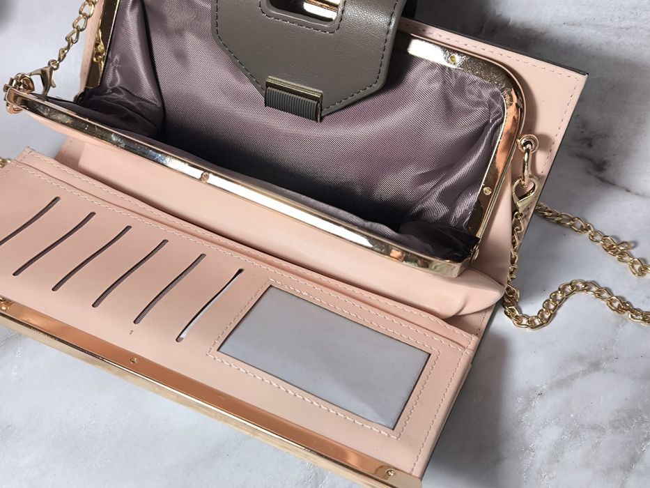 Женская сумочка на цепочке