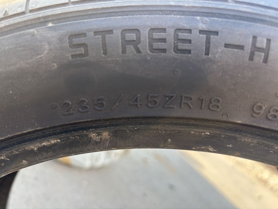 Шины r18 в отличном состоянии