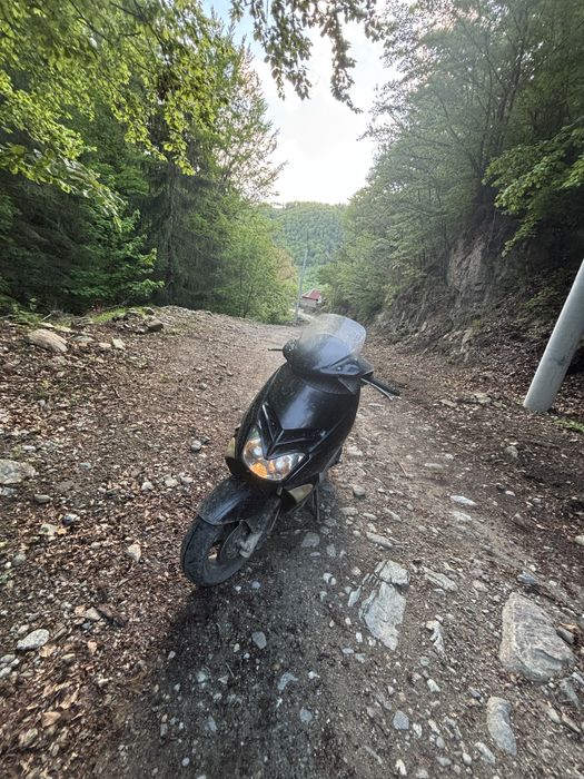 Scuter aprilia leonardo ST 250cc