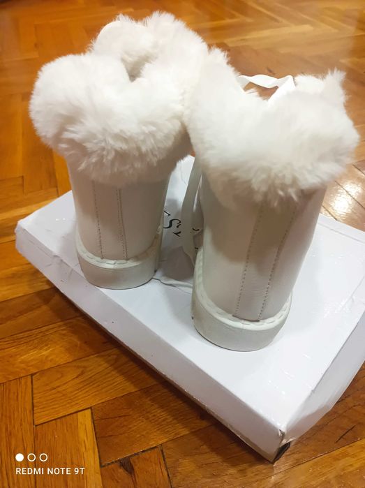 Дамски топли ботушки 22 лв