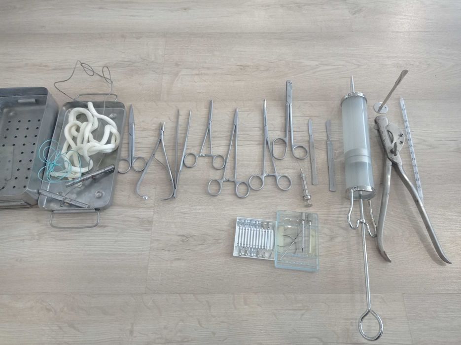 Ветеринарно -хирургични инструменти