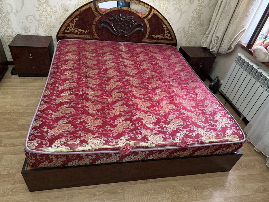 Спальный гарнитур
