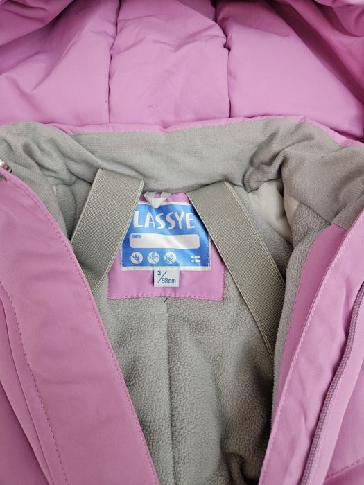 Продам зимний комбинезон Lassie