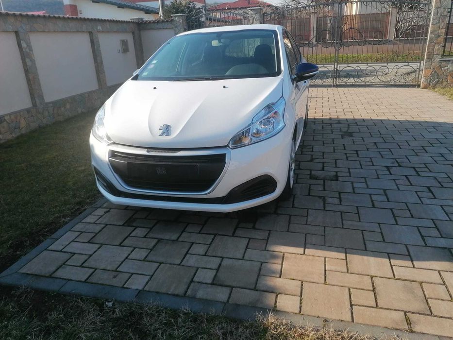 Vand Peugeot 208 Like, 106000km, fabr. 2018, avantaj client 1100 euro.