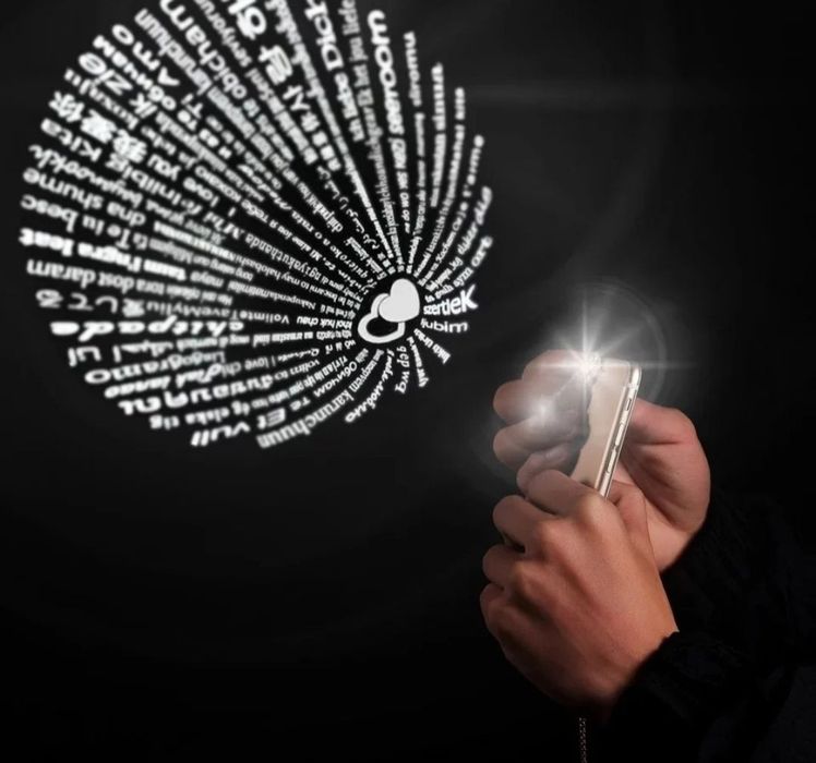 Кулоны с камнями