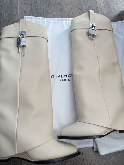 Уникални ботуши Givenchy Shark