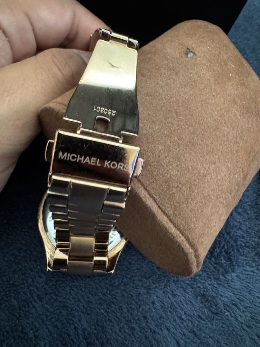 Michael kors часовник