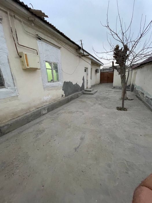 Ховли сотилади вагзал