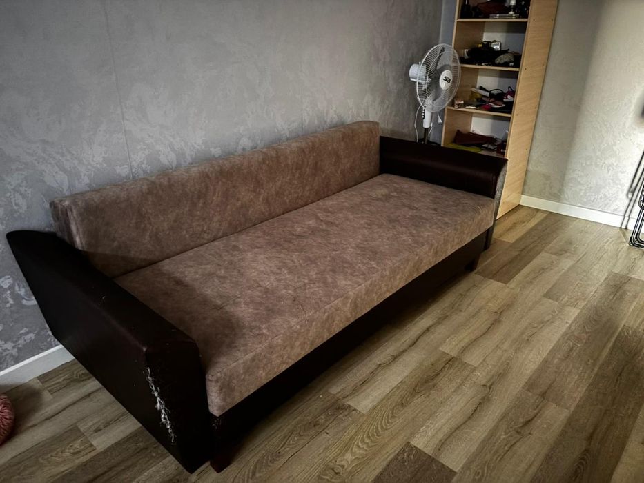 Срочно продам диван