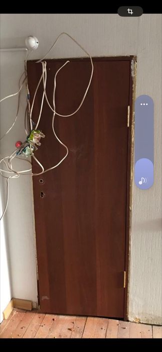 Дверь с обналичкой и коробкой