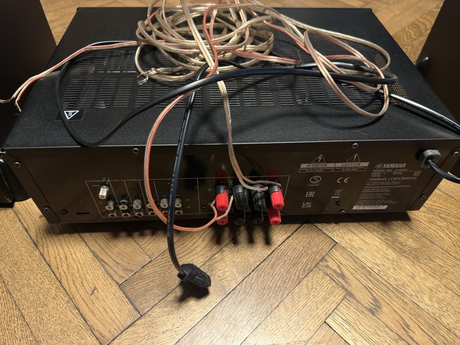 Satie Yamaha + 2 x Boxe Cambridge Audio SX-80