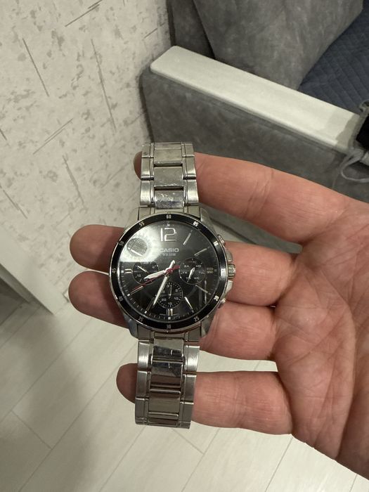 Продам часы casio в хорошем состоянии