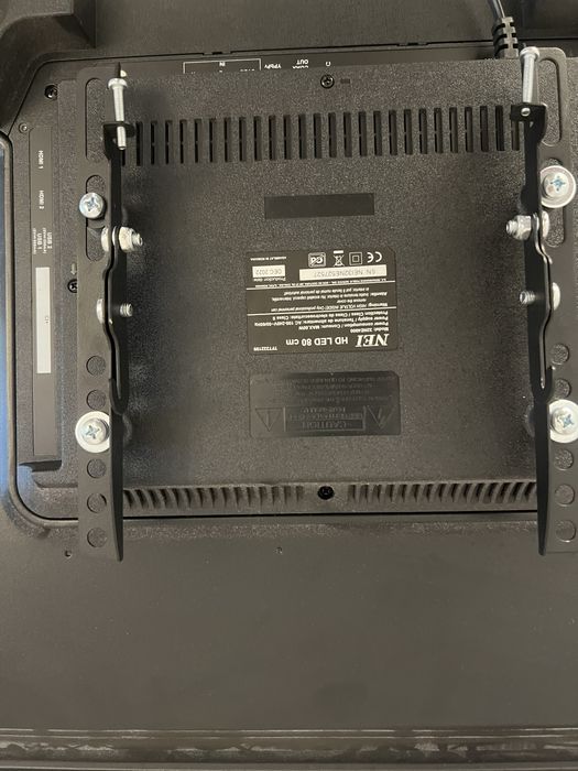 Televizor HD LED NEI 32NE4000 (80 cm) + Suport de perete HAMA inclus – Stare excelentă