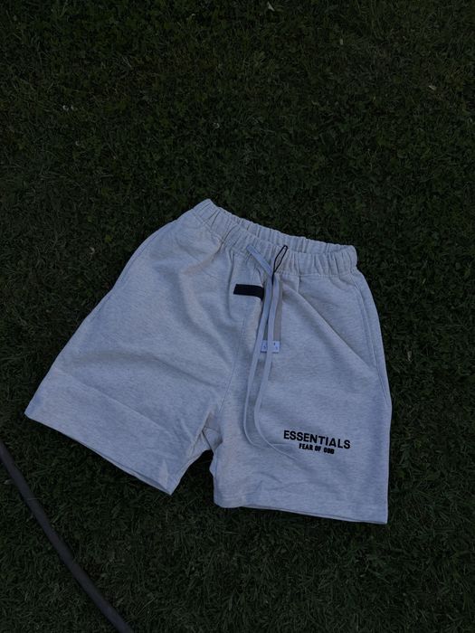 Pantaloni Scurti Essentials / Premium / 2026