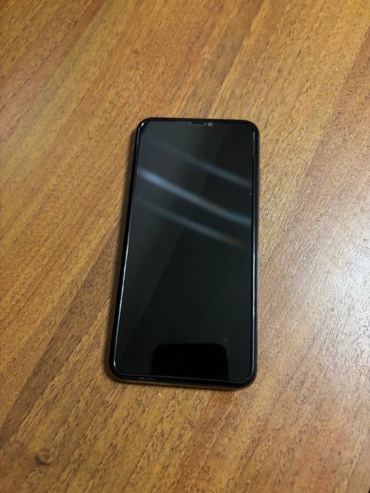 Продам айфон.