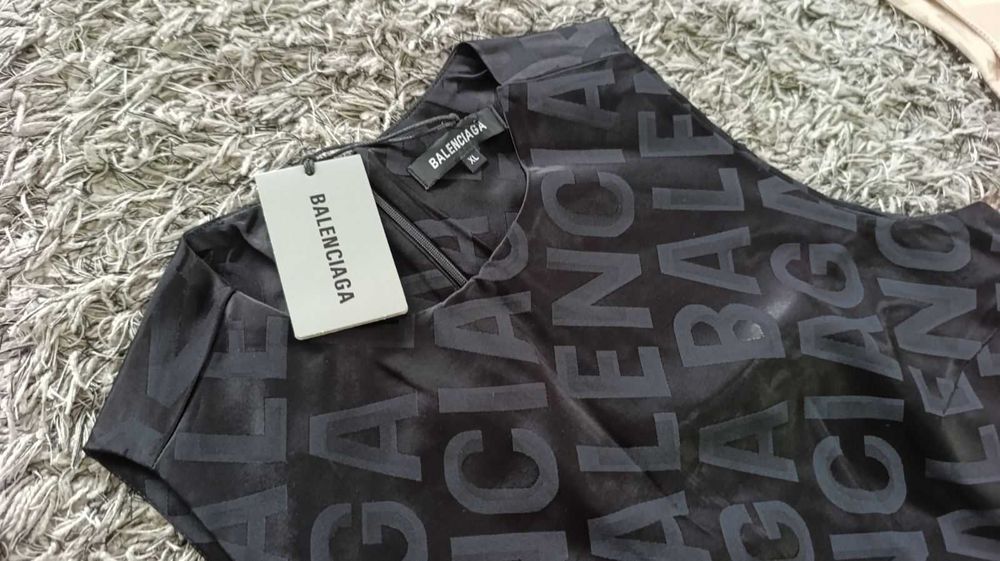 BALENCIAGA нова рокля в два цвята