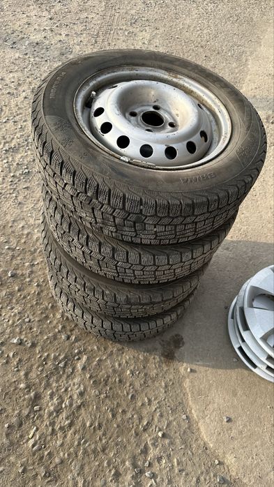 Зиние шины с оригинальными штамп дисками