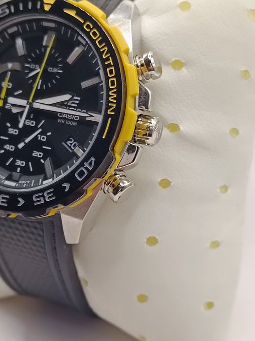 Часовник Casio EFR - 566 / 22 месеца гаранция