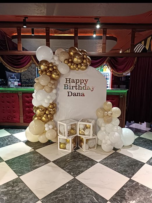 Фотозона шарами в городе Алматы