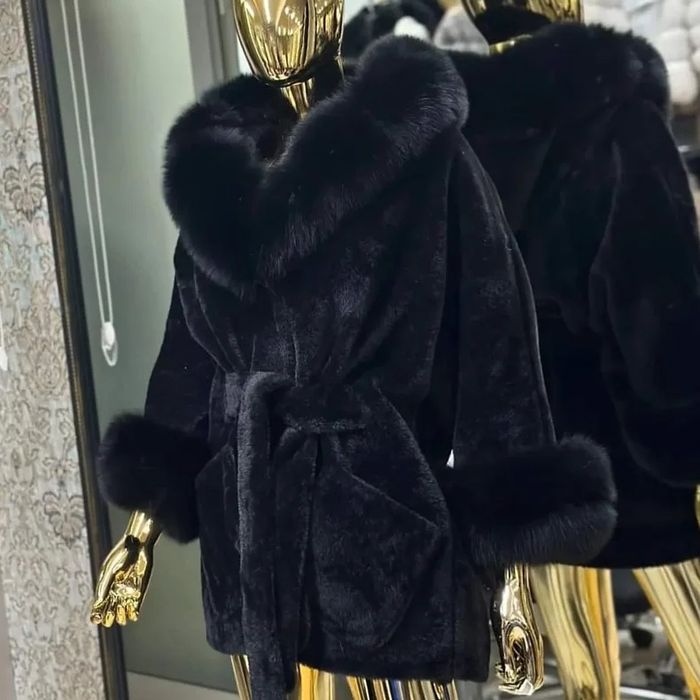 Reduceri de sezon Haina de blana din alcantara .Modele noi