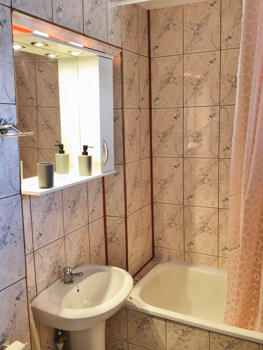 Garsonieră generoasă cu curte mare