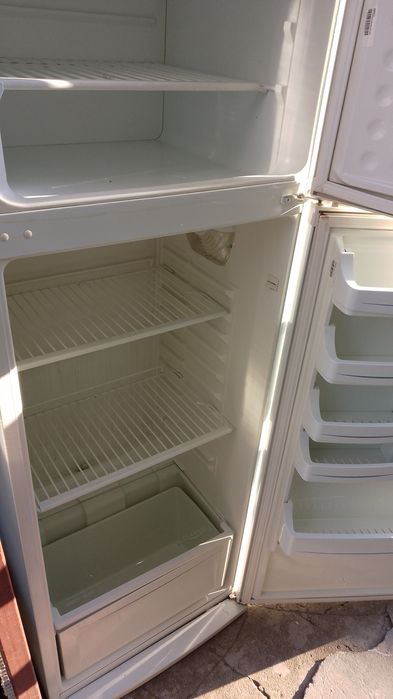 Frigider 2 uși dezghețare automata funcțional