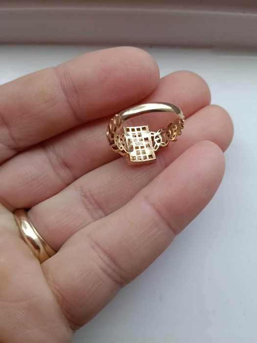 Vând Inel Monaco de 14K cu o greutate de 3, 57 grame inelul este Nou