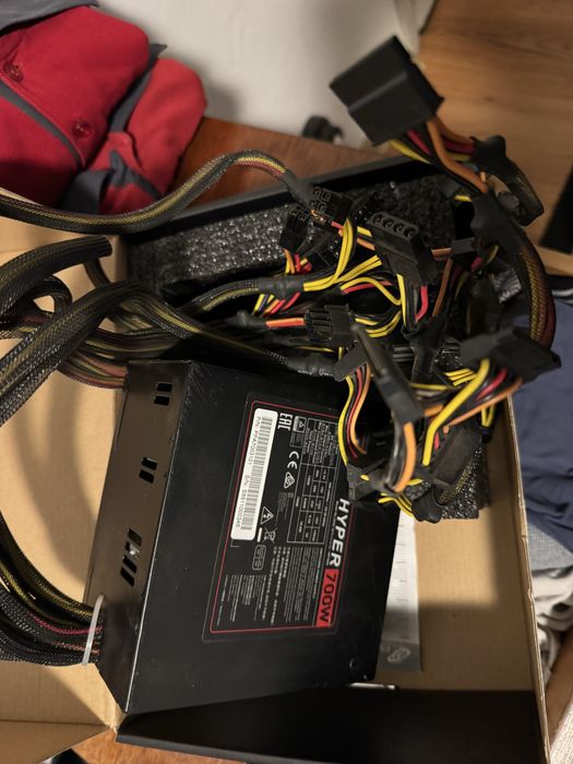 Компютърно захранване Hyper 700 вата