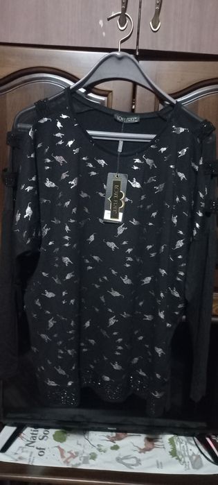 Продавам Нов екип и Нови туники и блузи и Горни анцузи