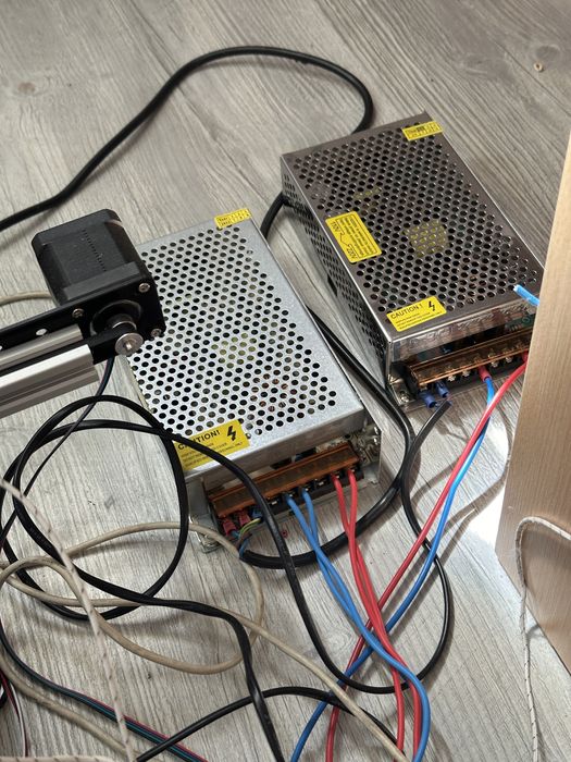 Imprimanta 3d // 310 mm x 310 mm x 500 mm