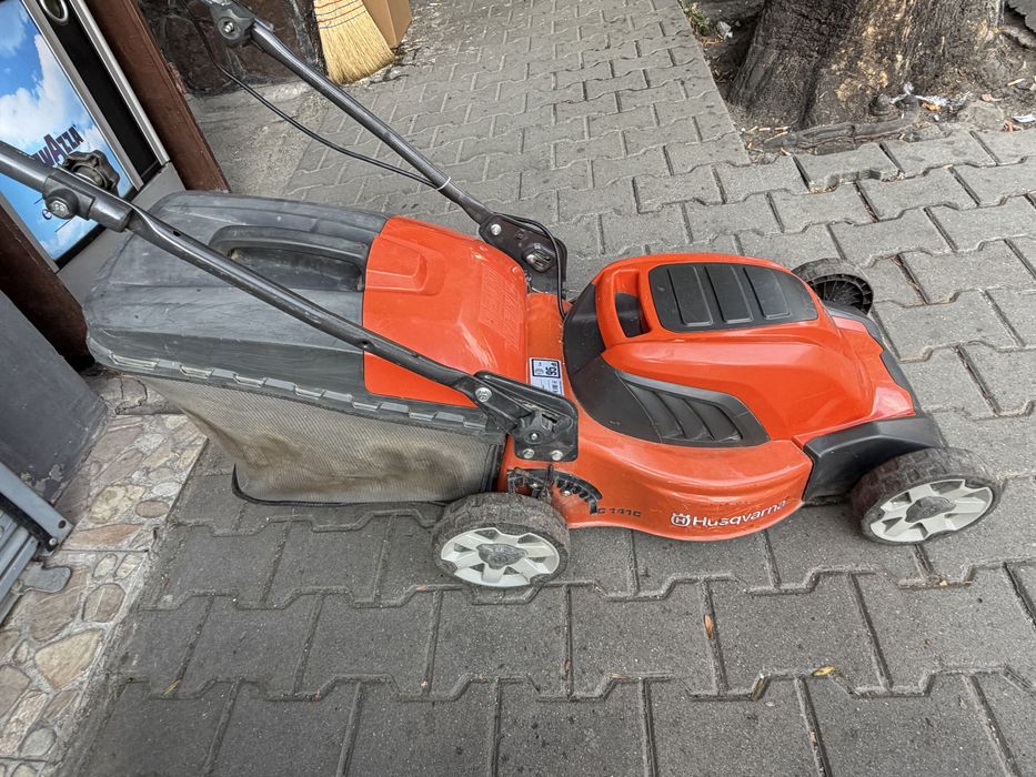 Електрическа косачка Husqvarna LC141C