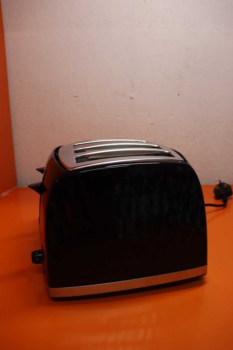 Тостер Russell Hobbs Honeycomb за 4 филии, 6 нива на препичане, функция за замразяване/отказ/претопляне, подвижна тава за трохи, 1500W, UK ЩЕПСЕЛ