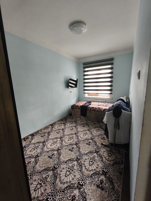 1-qavatdan 3xonali uy narsalari bilan sotiladi, maklersiz!