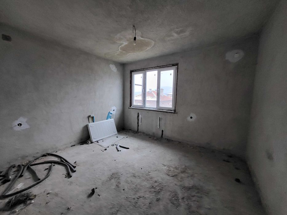 Продава се Къща в Пещера - 500 кв.м за 194 €/кв.м - Снимка #6