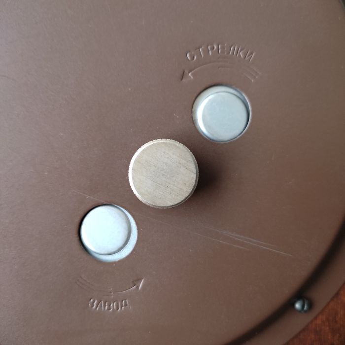 Часы настольные «Весна» (СССР)