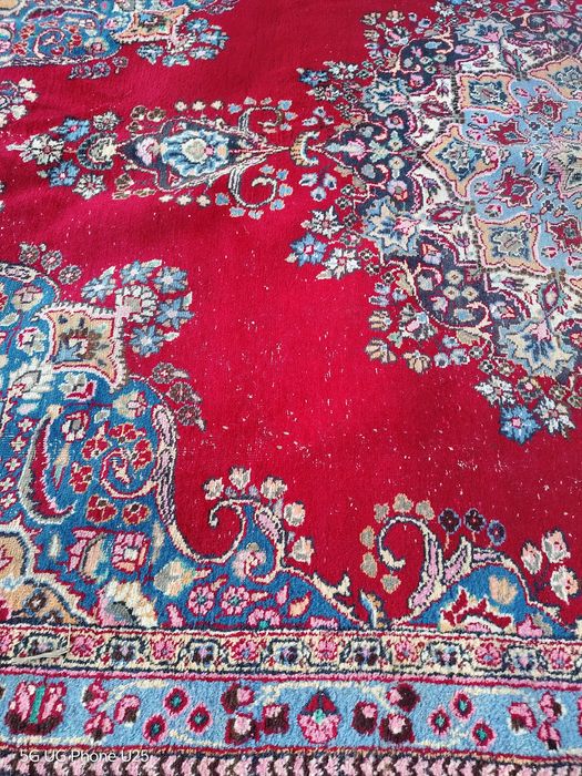 Ръчно тъкан килим