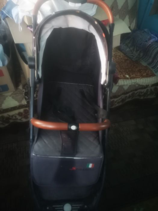 Продам прогулочную коляску