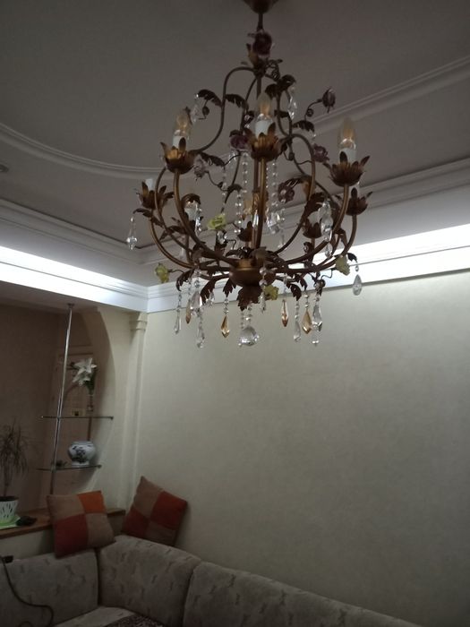 Продам  люстру  Италия