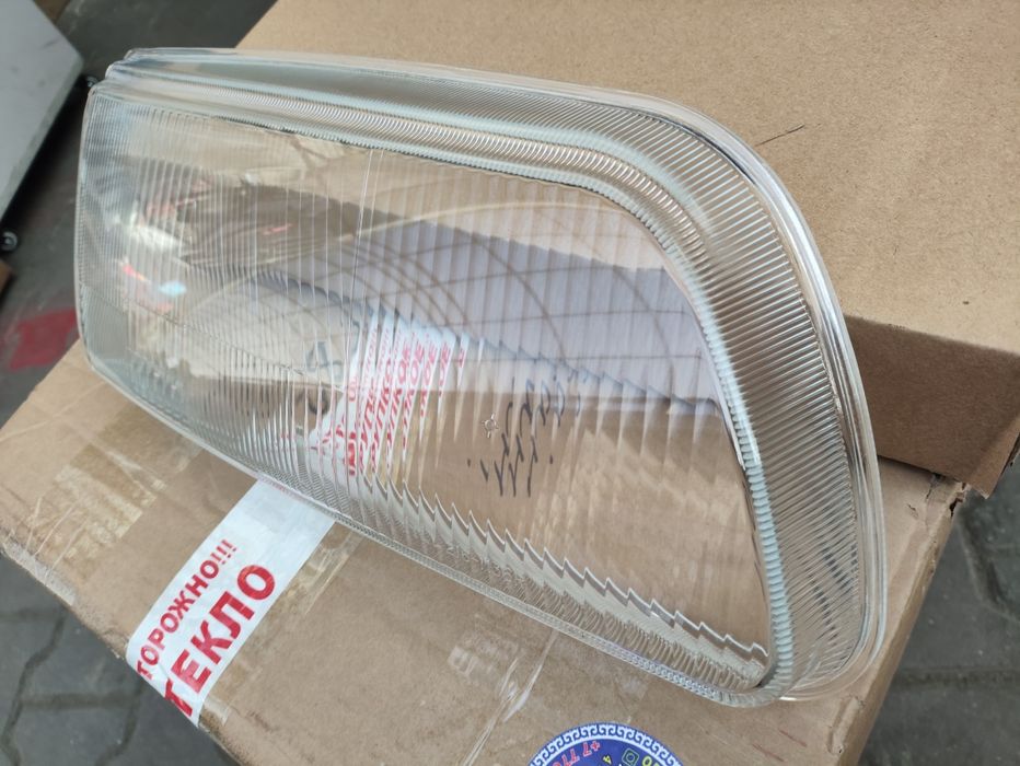 Стекло Мазда пчичка