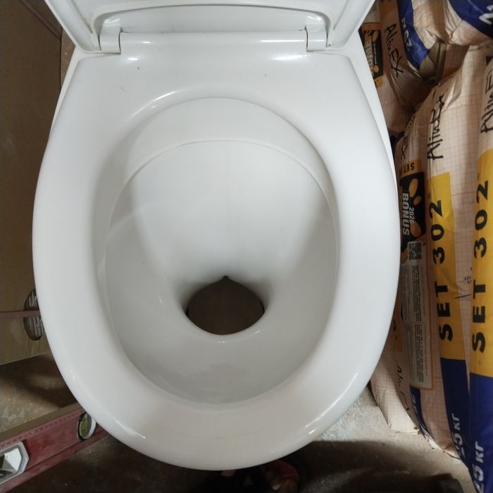 Продам срочно унитаз