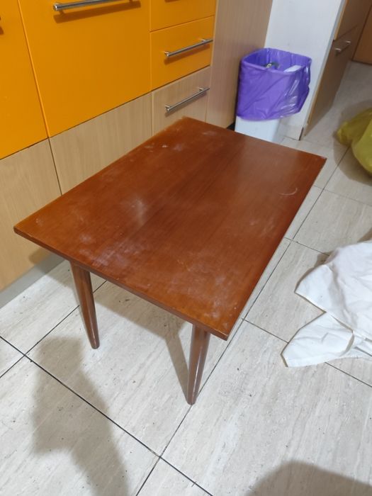 Masuta de cafea.