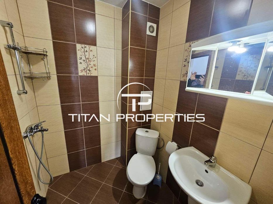 Двустаен, под наем, ж.к Лазур с включено паркомясто